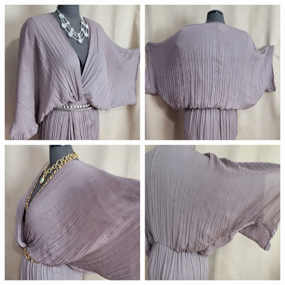 Pleated Dress / 8 - Picture 5 of 11